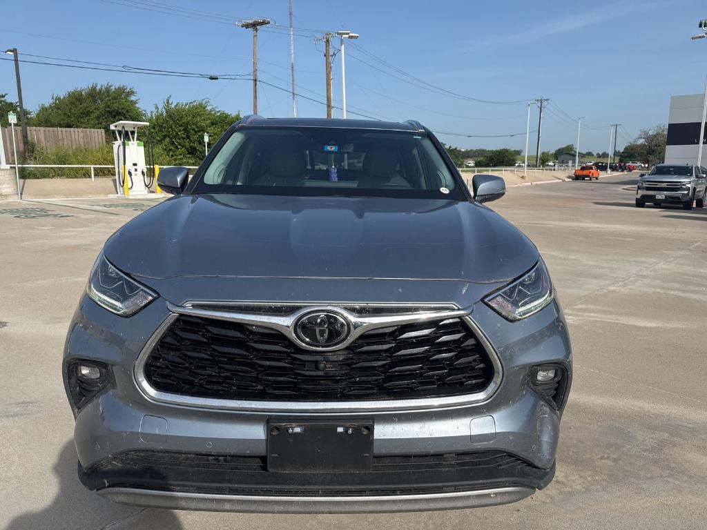 used 2020 Toyota Highlander car, priced at $36,843