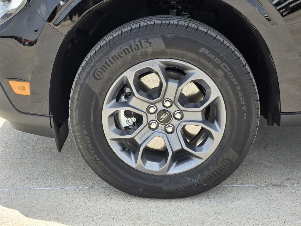 new 2025 Ford Maverick car, priced at $30,082