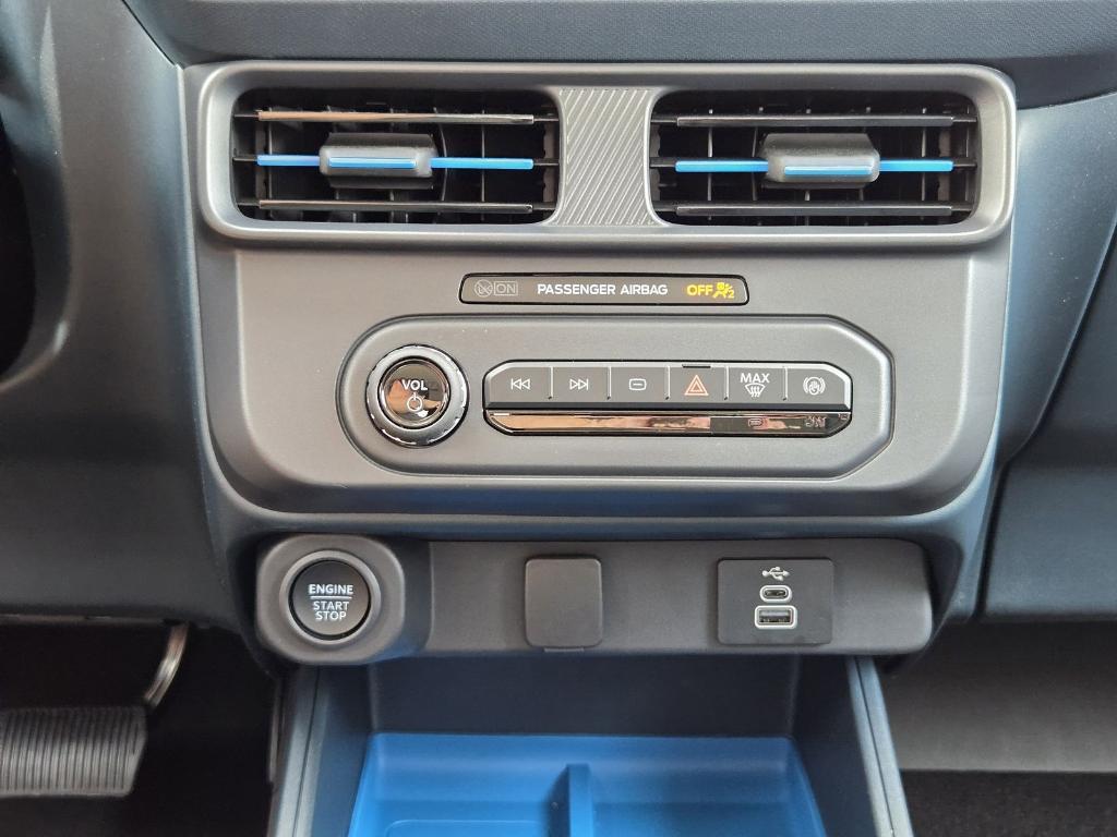 new 2025 Ford Maverick car, priced at $30,082