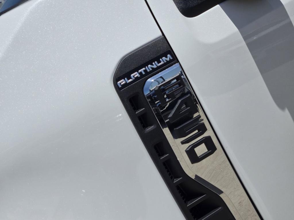 new 2025 Ford F-450 car, priced at $114,020