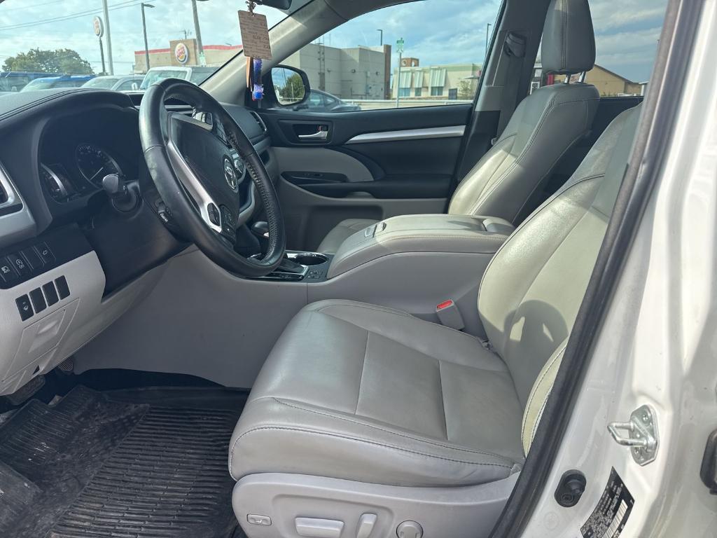 used 2018 Toyota Highlander car, priced at $24,421