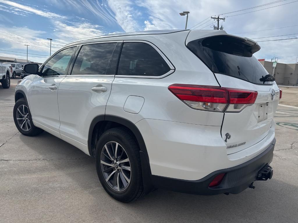 used 2018 Toyota Highlander car, priced at $24,421