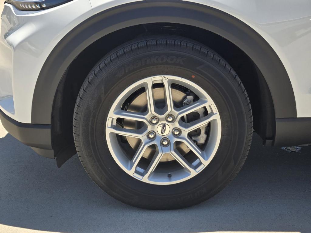 new 2025 Ford Explorer car, priced at $39,474