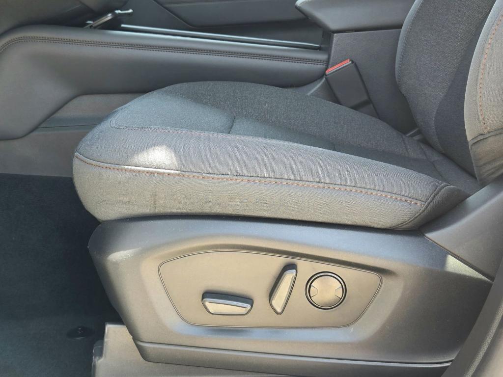 new 2025 Ford Explorer car, priced at $36,717