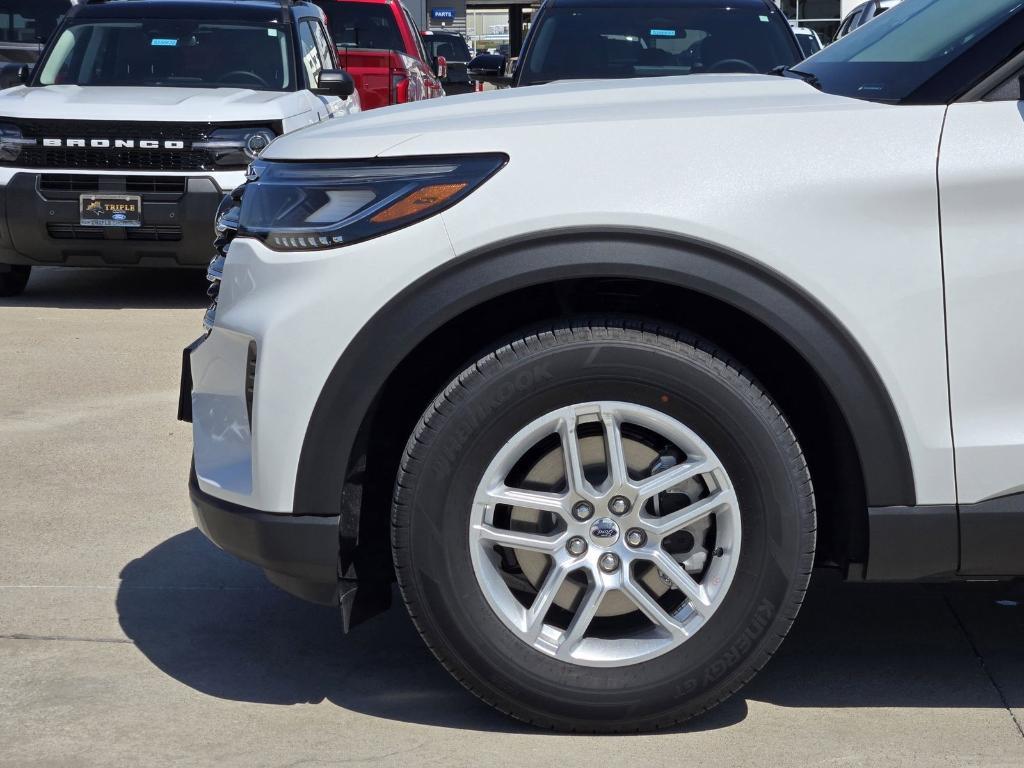 new 2025 Ford Explorer car, priced at $36,717