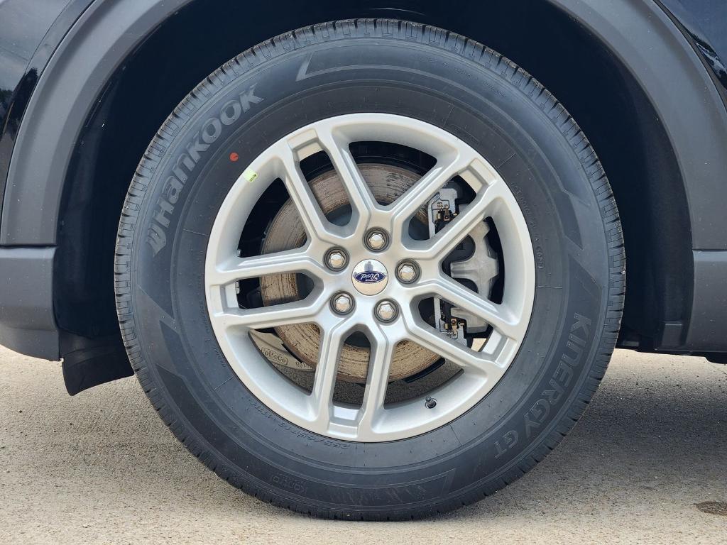 new 2025 Ford Explorer car, priced at $41,005