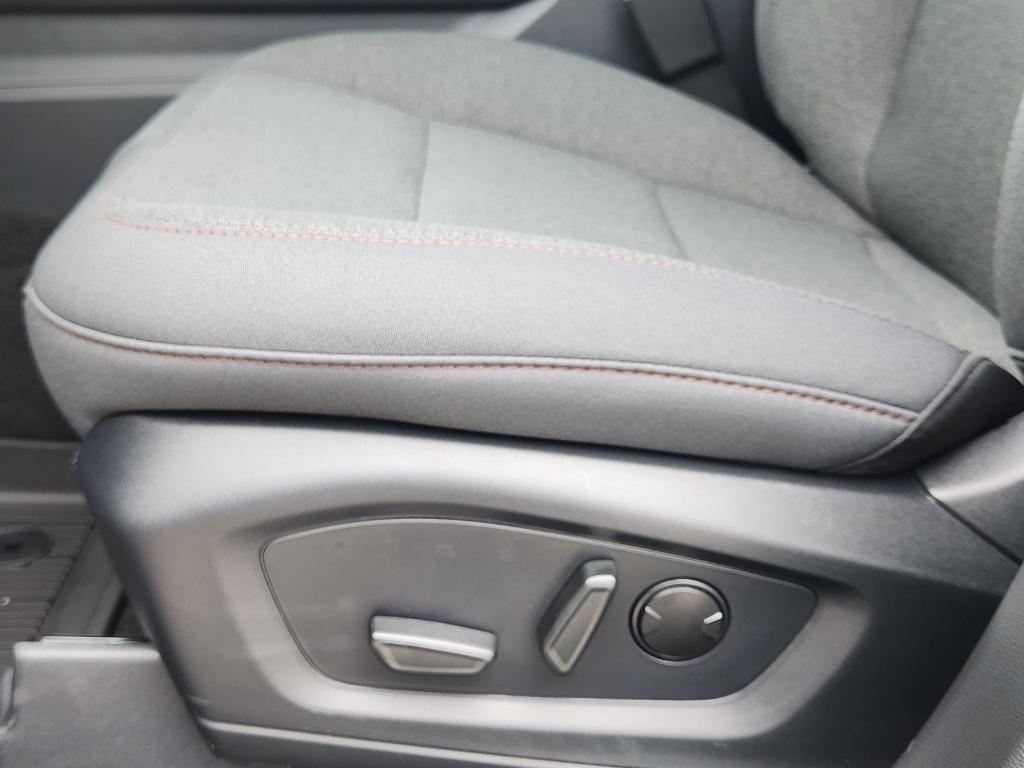 new 2025 Ford Explorer car, priced at $41,005