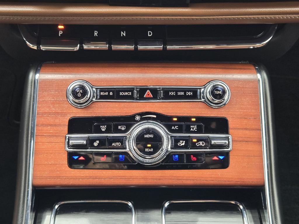 used 2023 Lincoln Aviator car, priced at $49,124