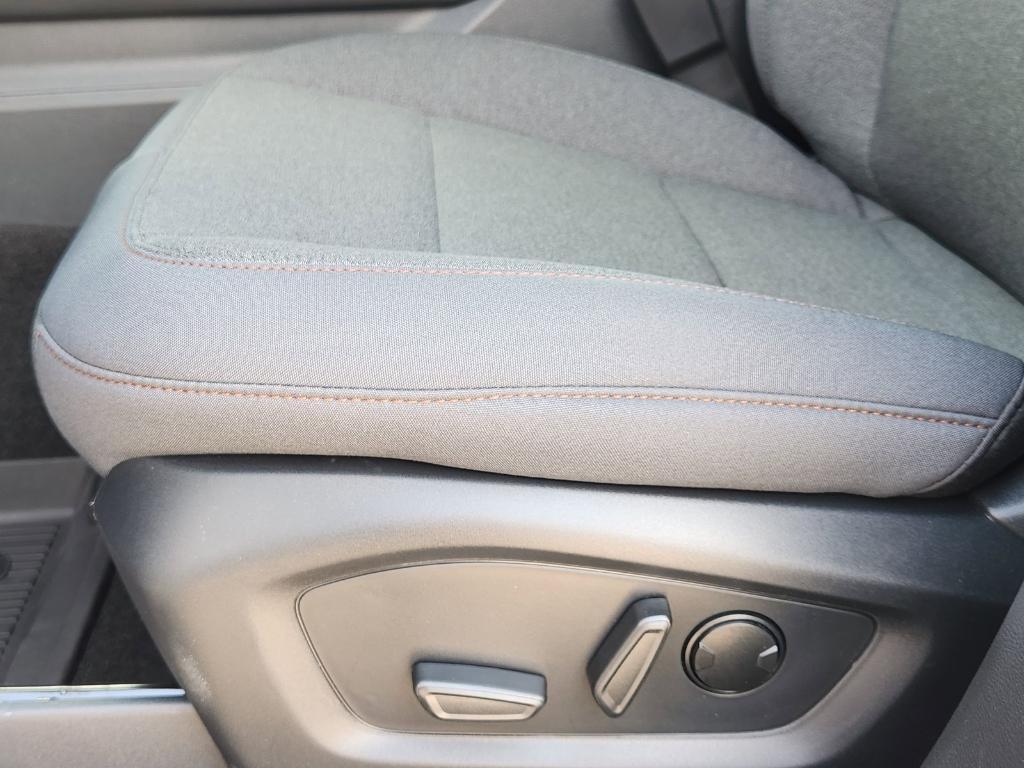 new 2025 Ford Explorer car, priced at $39,837