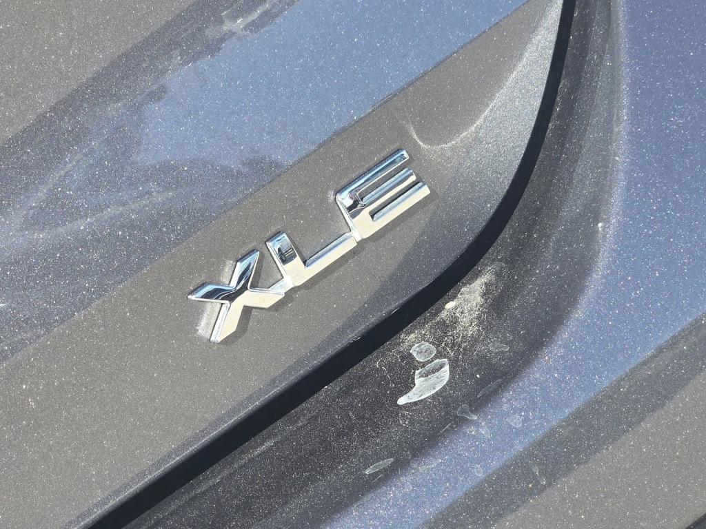 used 2020 Toyota Highlander car, priced at $24,786