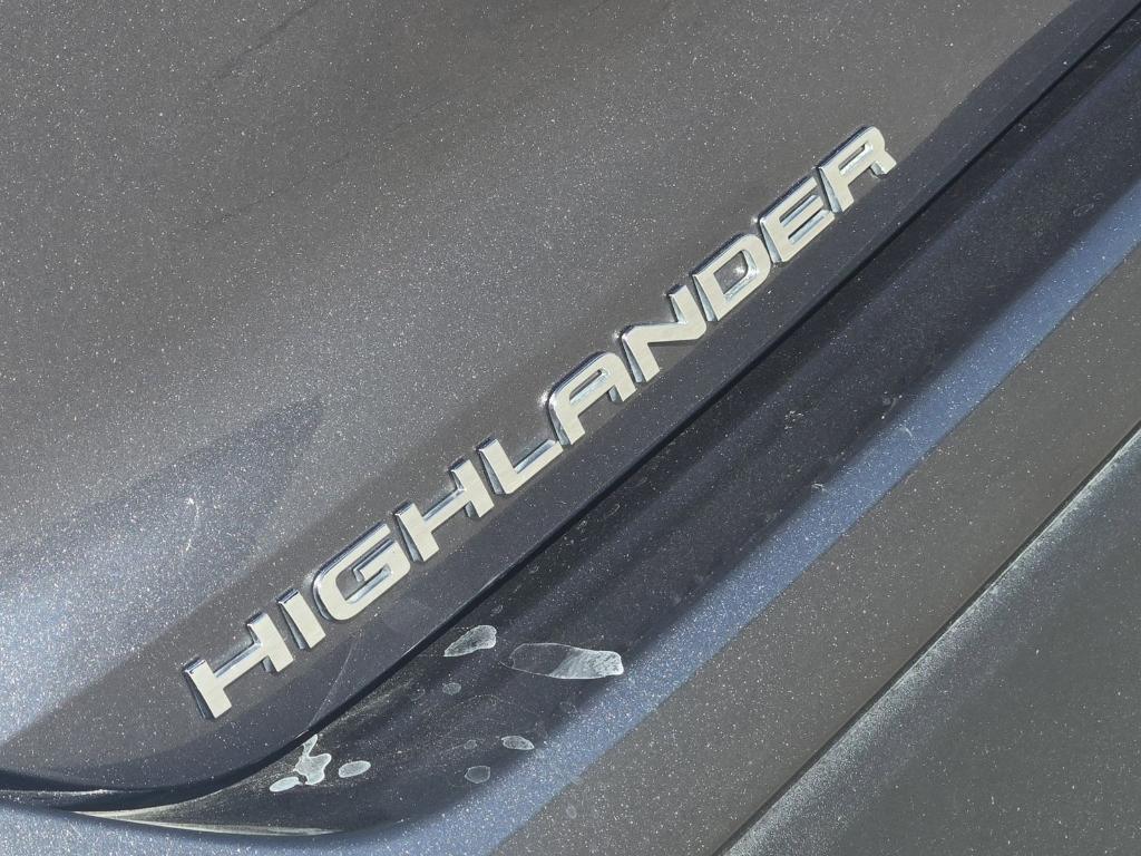 used 2020 Toyota Highlander car, priced at $24,786