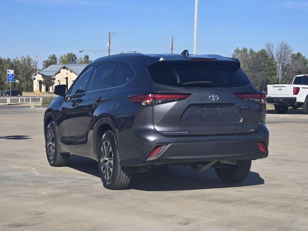 used 2020 Toyota Highlander car, priced at $24,786
