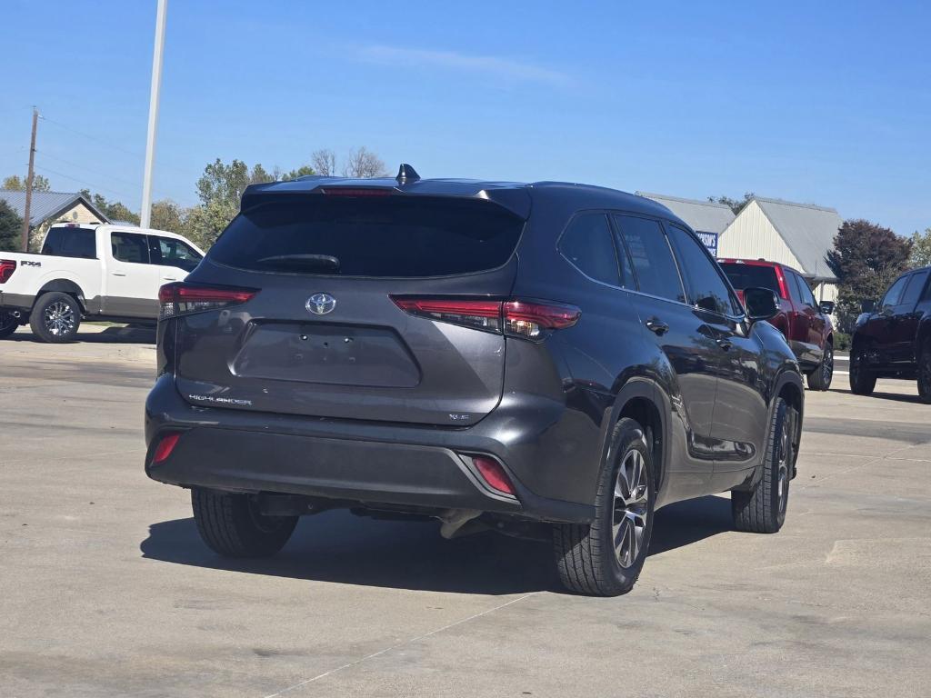 used 2020 Toyota Highlander car, priced at $24,786