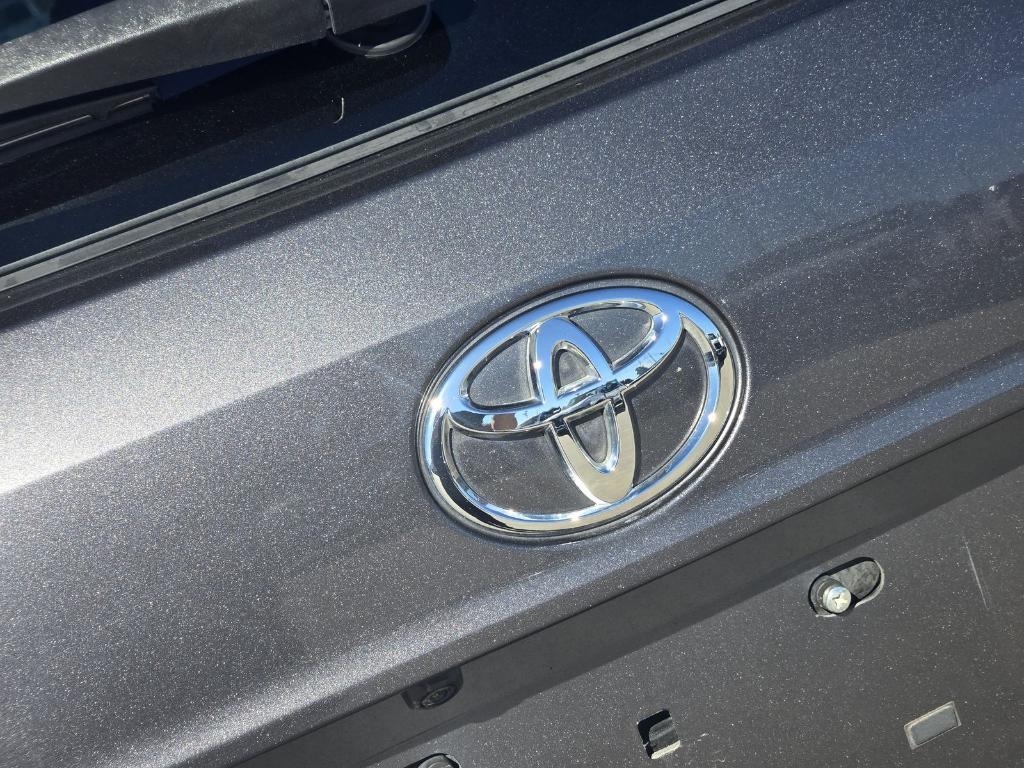 used 2020 Toyota Highlander car, priced at $24,786