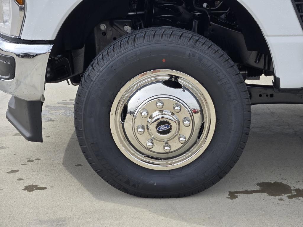 new 2025 Ford F-350 car, priced at $74,300
