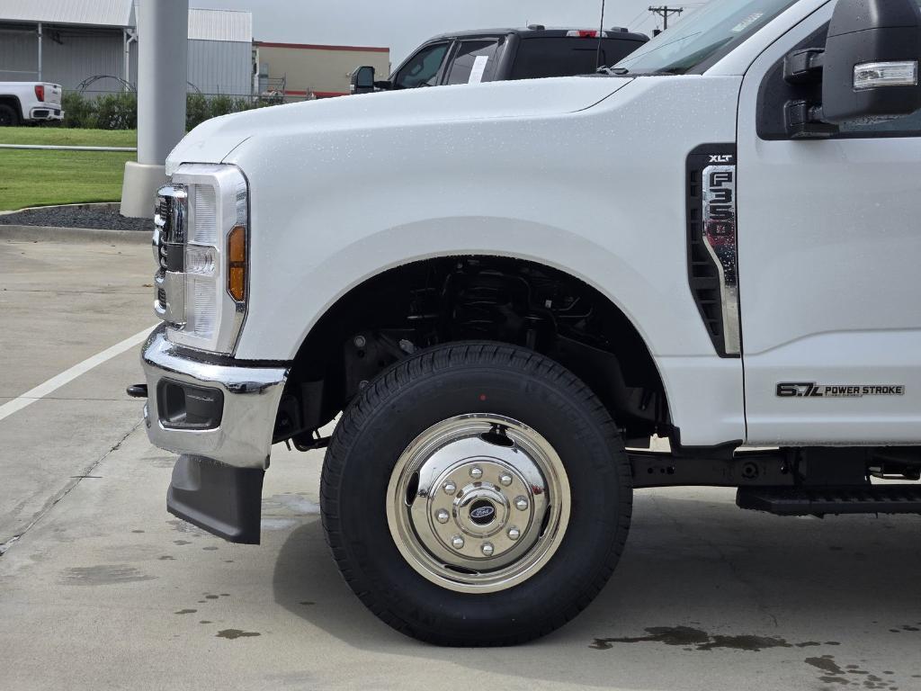 new 2025 Ford F-350 car, priced at $74,300
