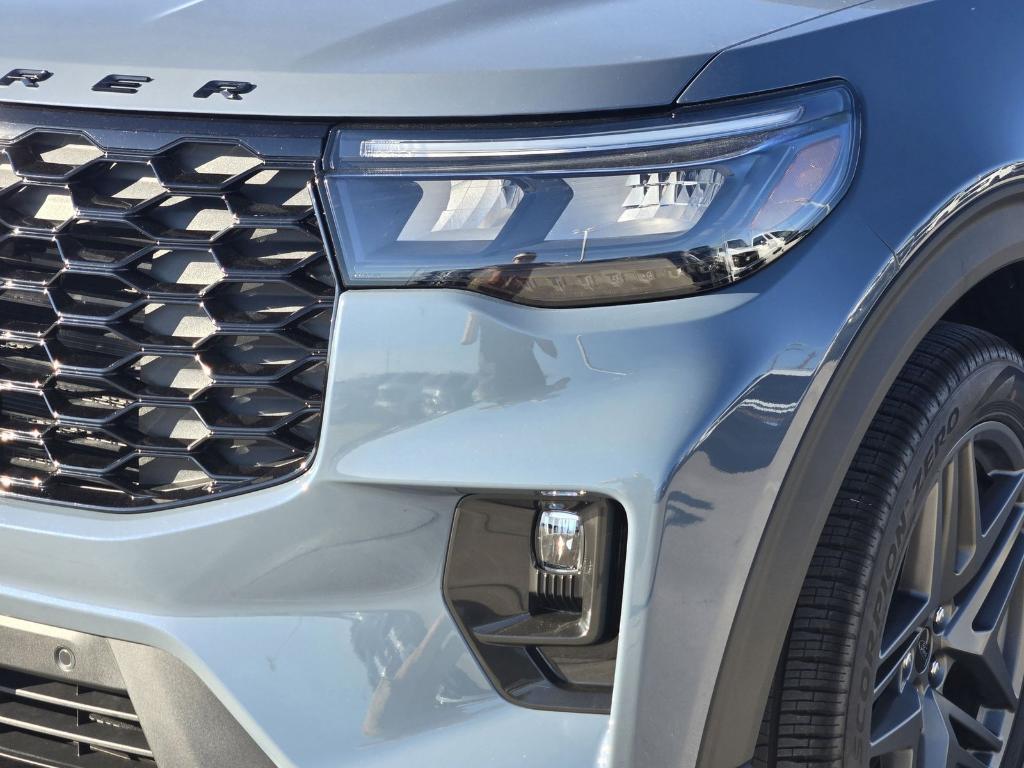 new 2025 Ford Explorer car, priced at $44,569