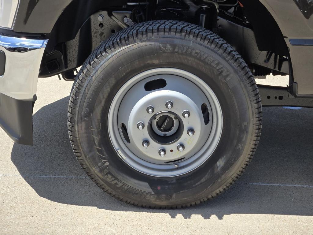 new 2025 Ford F-350 car, priced at $77,680
