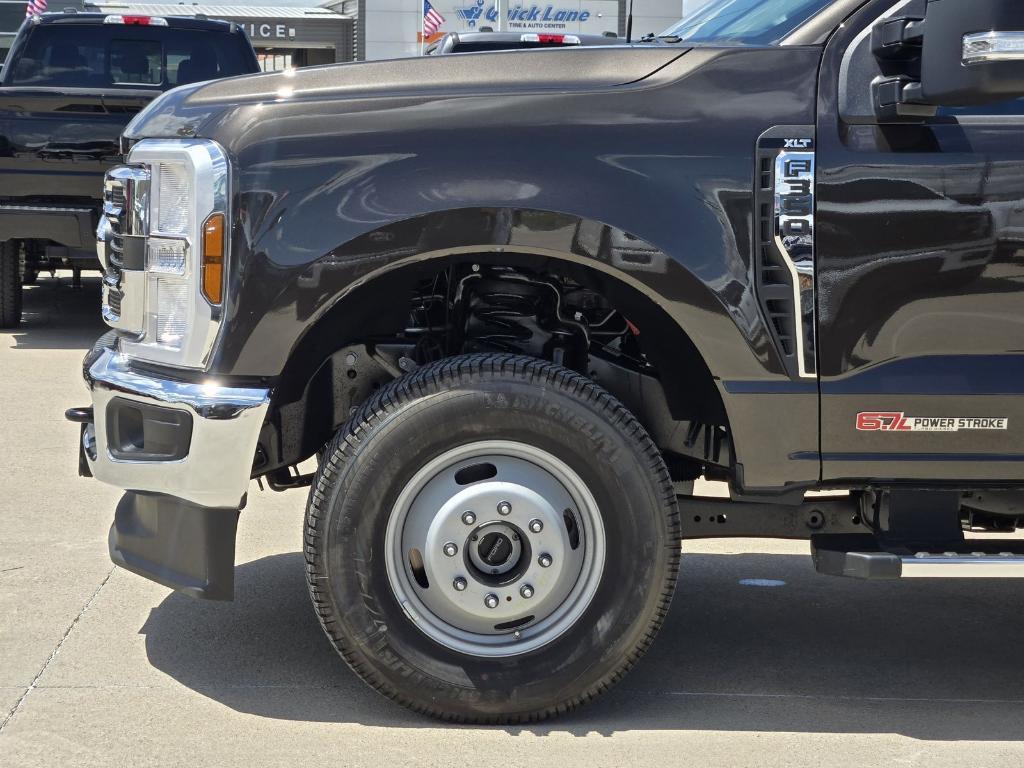 new 2025 Ford F-350 car, priced at $77,680