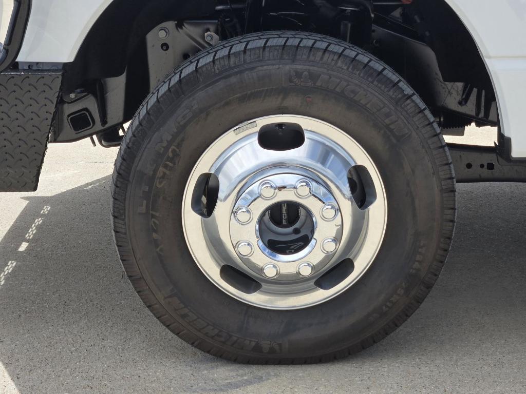 new 2025 Ford F-350 car, priced at $67,306