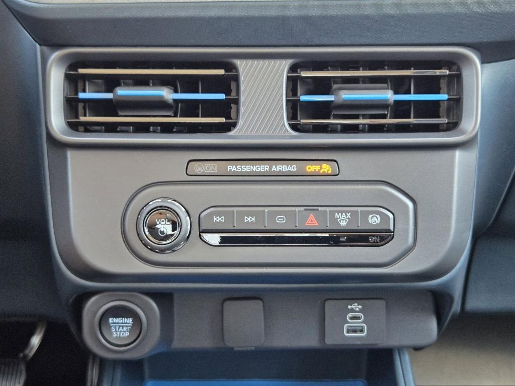 new 2025 Ford Maverick car, priced at $30,723