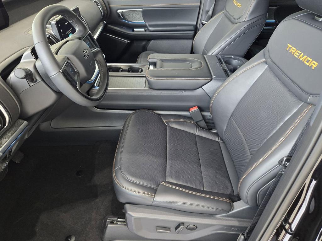 new 2025 Ford Expedition car, priced at $83,120