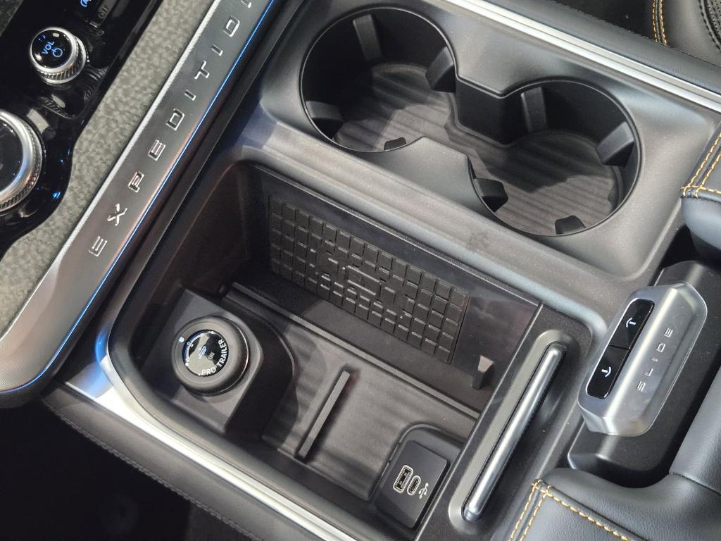 new 2025 Ford Expedition car, priced at $83,120