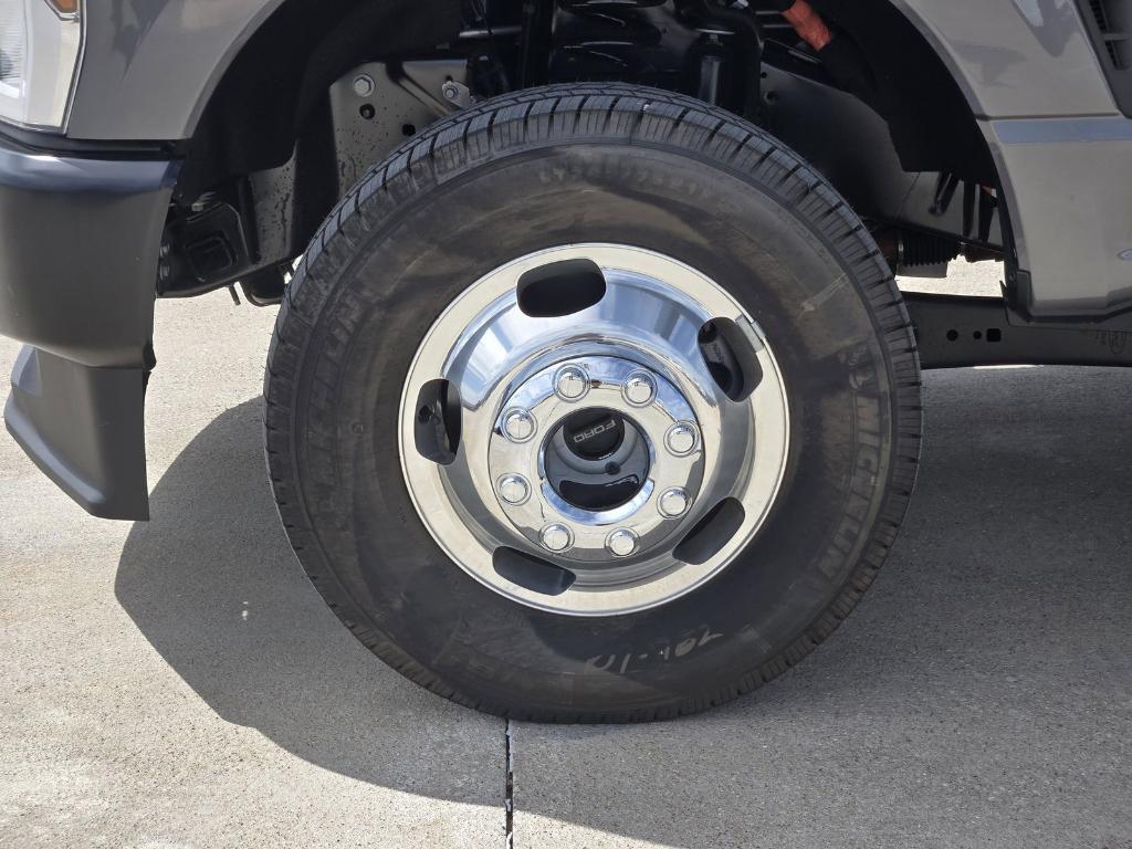 new 2025 Ford F-350 car, priced at $67,507