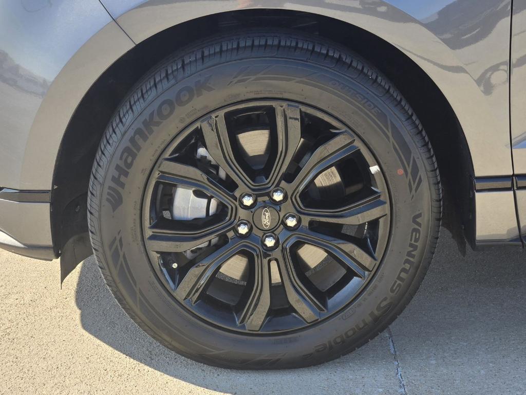 used 2024 Ford Edge car, priced at $29,343