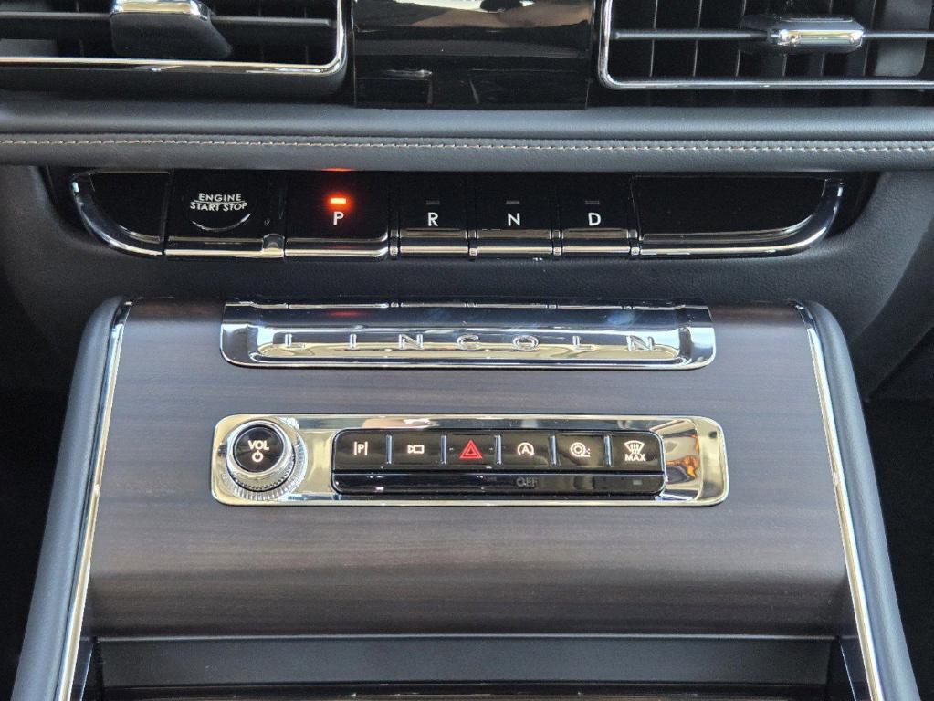 new 2025 Lincoln Aviator car, priced at $63,313