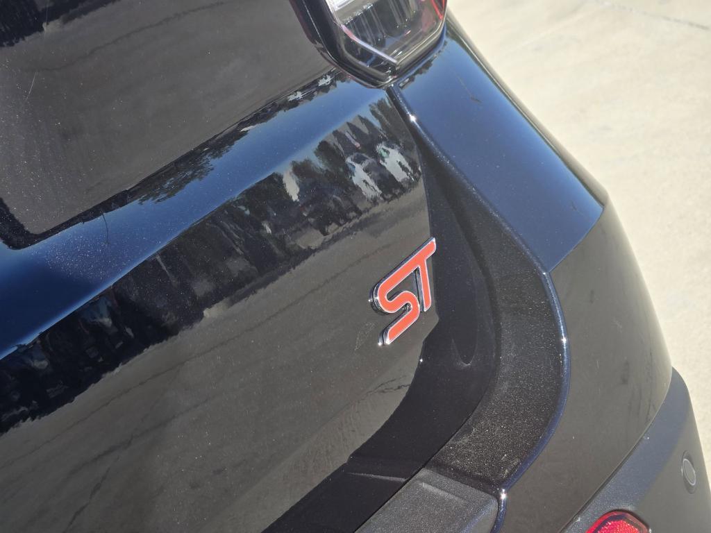 new 2025 Ford Explorer car, priced at $56,281