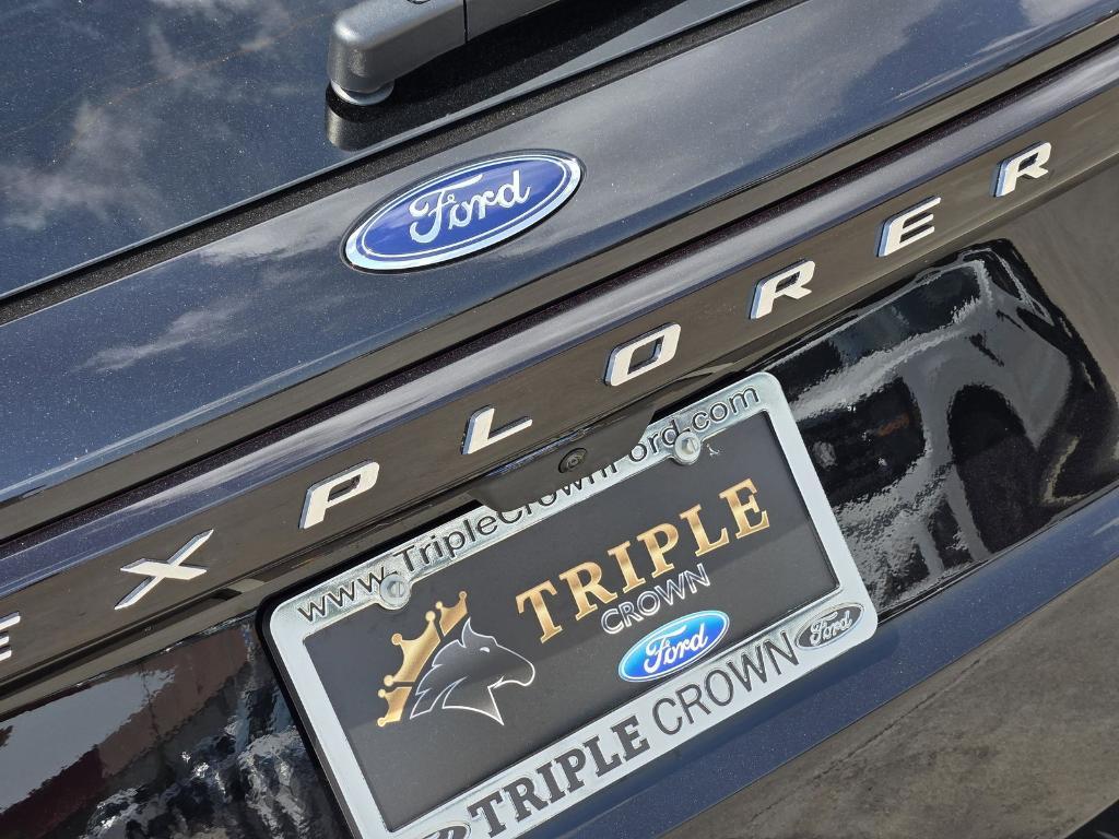 new 2025 Ford Explorer car, priced at $40,512