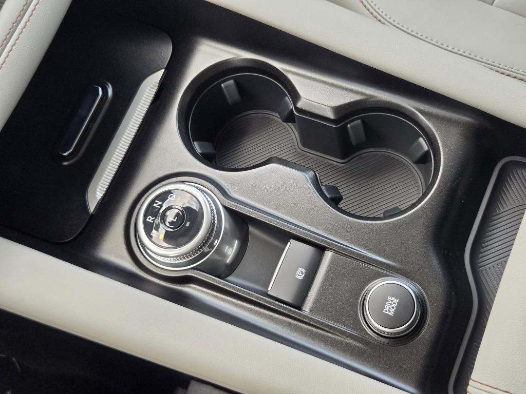 new 2025 Ford Explorer car, priced at $40,512