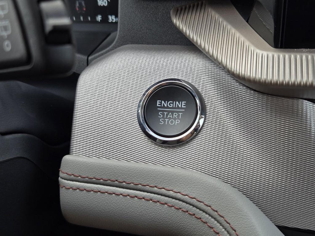 new 2025 Ford Explorer car, priced at $40,512