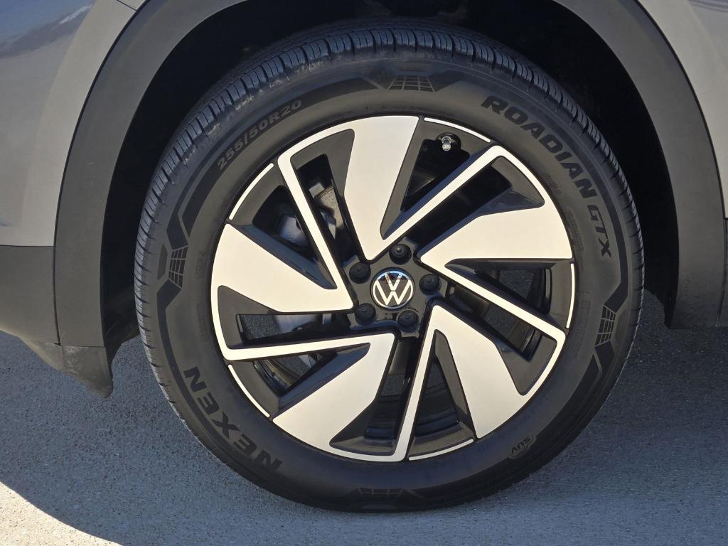used 2024 Volkswagen Atlas car, priced at $36,828