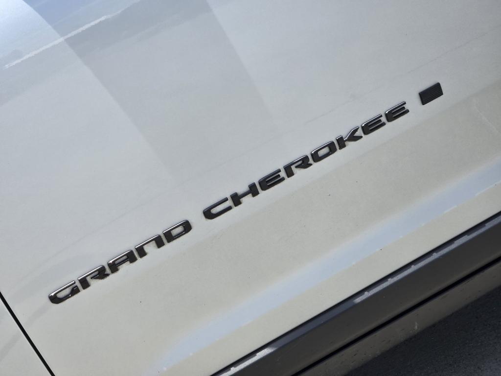 used 2022 Jeep Grand Cherokee car, priced at $33,832