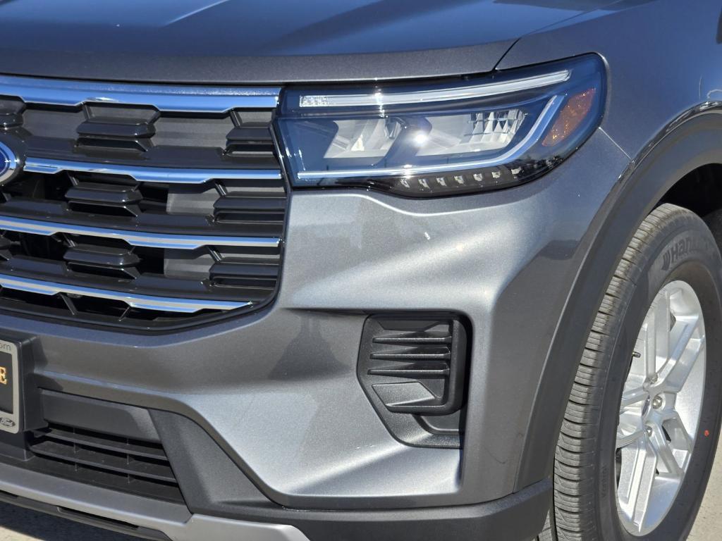 new 2025 Ford Explorer car, priced at $39,802