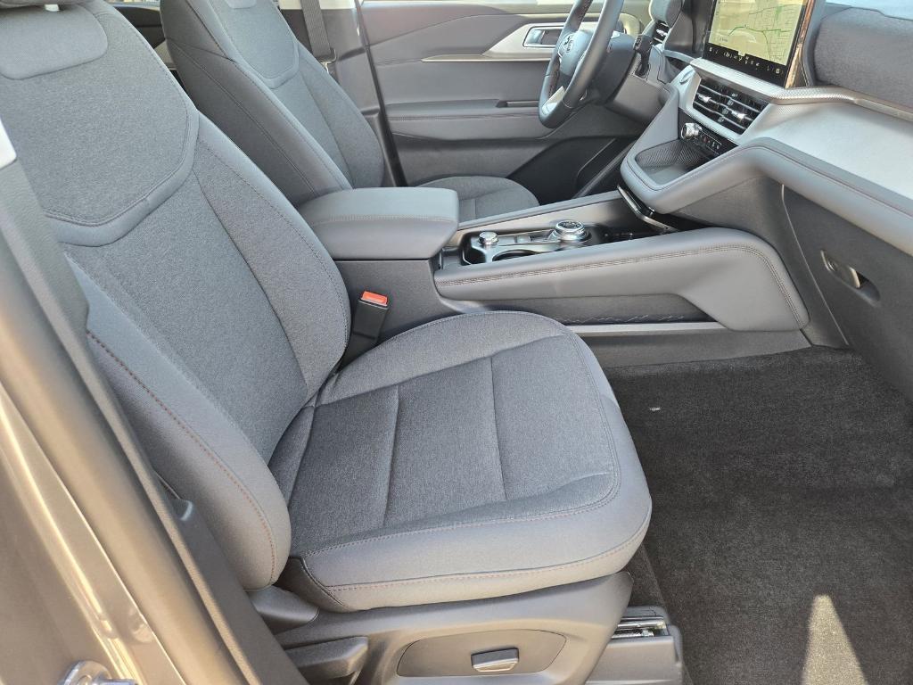 new 2025 Ford Explorer car, priced at $39,802