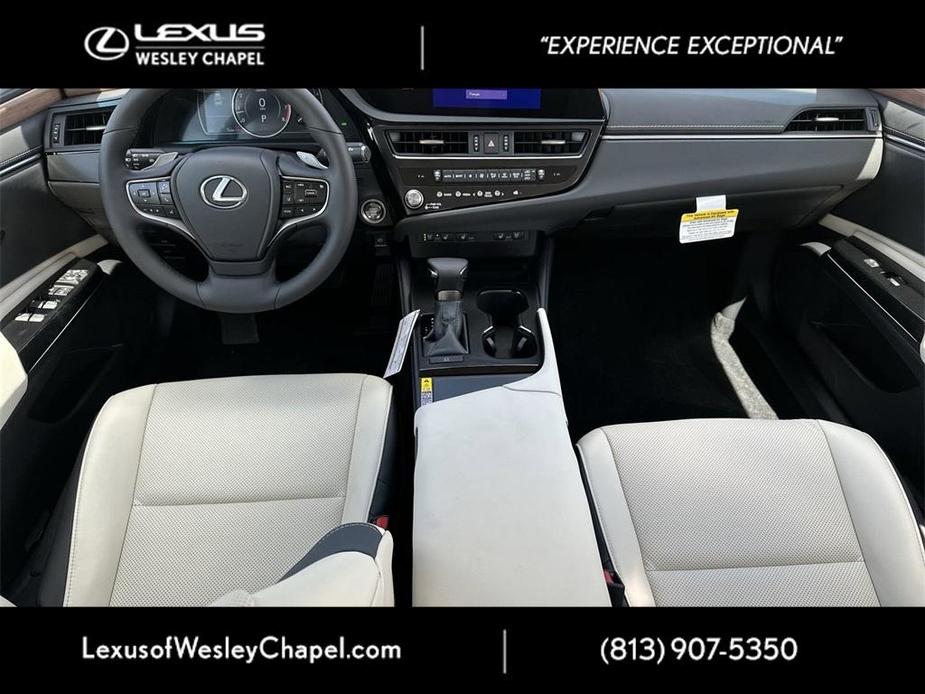 new 2025 Lexus ES 350 car, priced at $45,673