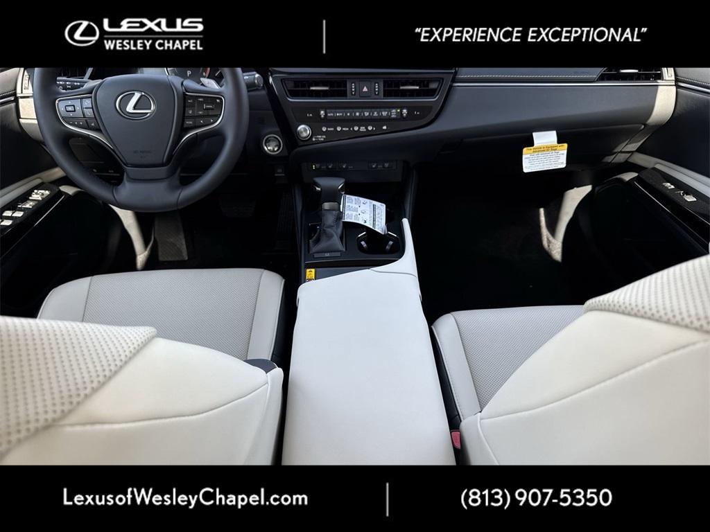 new 2025 Lexus ES 350 car, priced at $47,730