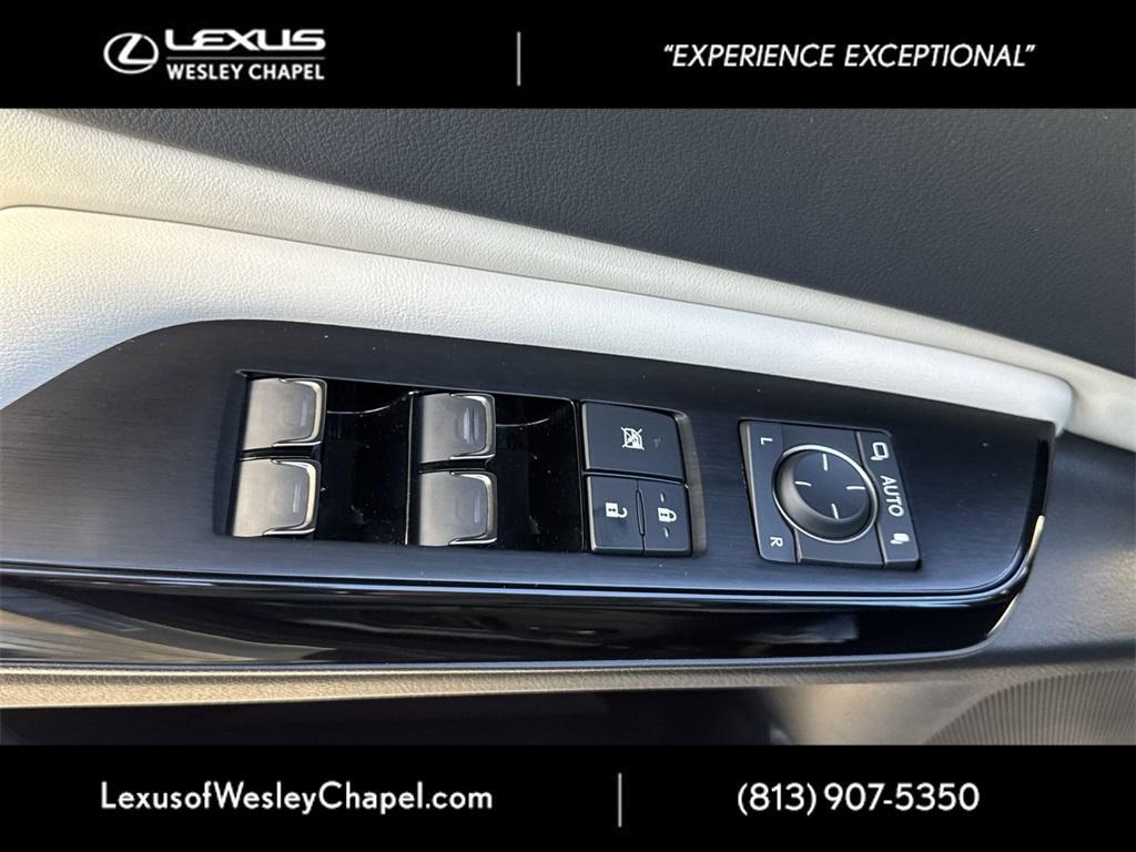 used 2024 Lexus ES 250 car, priced at $40,500