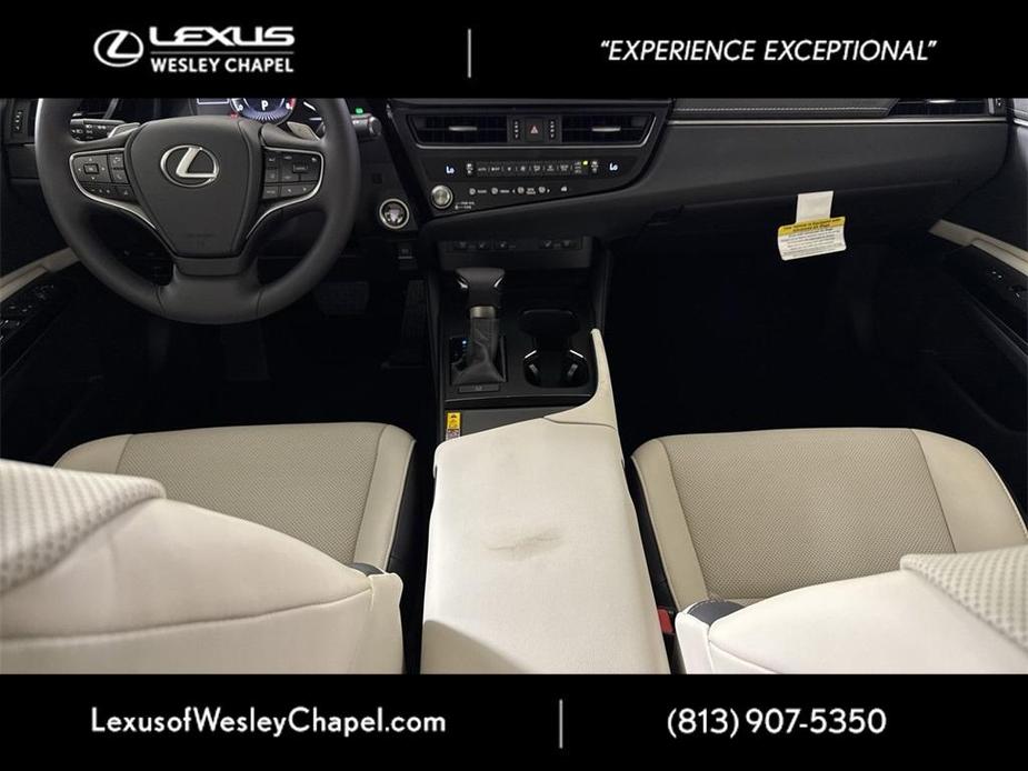 new 2025 Lexus ES 350 car, priced at $45,698