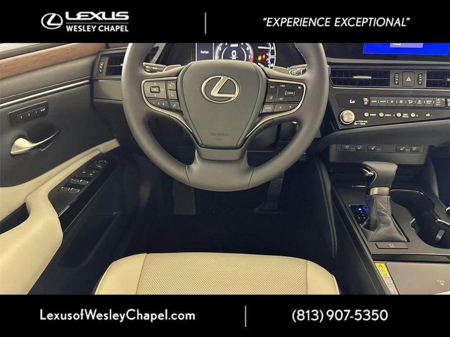 new 2025 Lexus ES 350 car, priced at $45,698