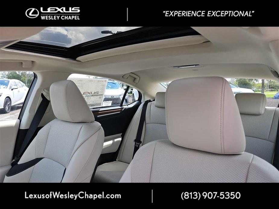 new 2025 Lexus ES 350 car, priced at $45,698