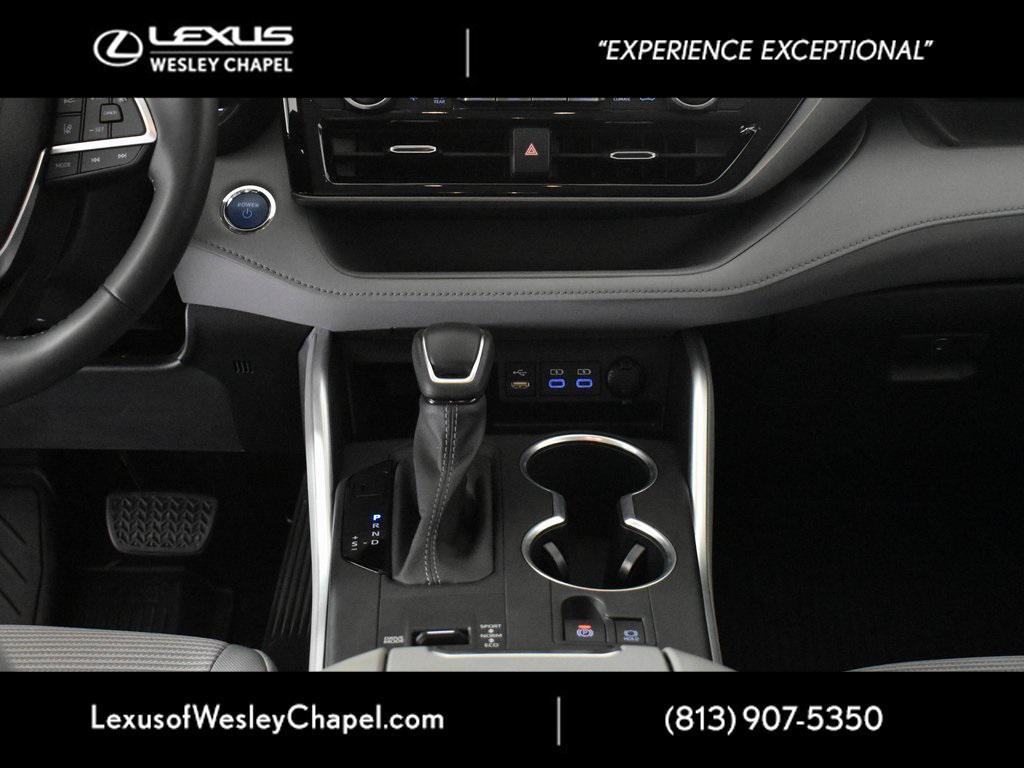 used 2022 Toyota Highlander Hybrid car, priced at $34,790