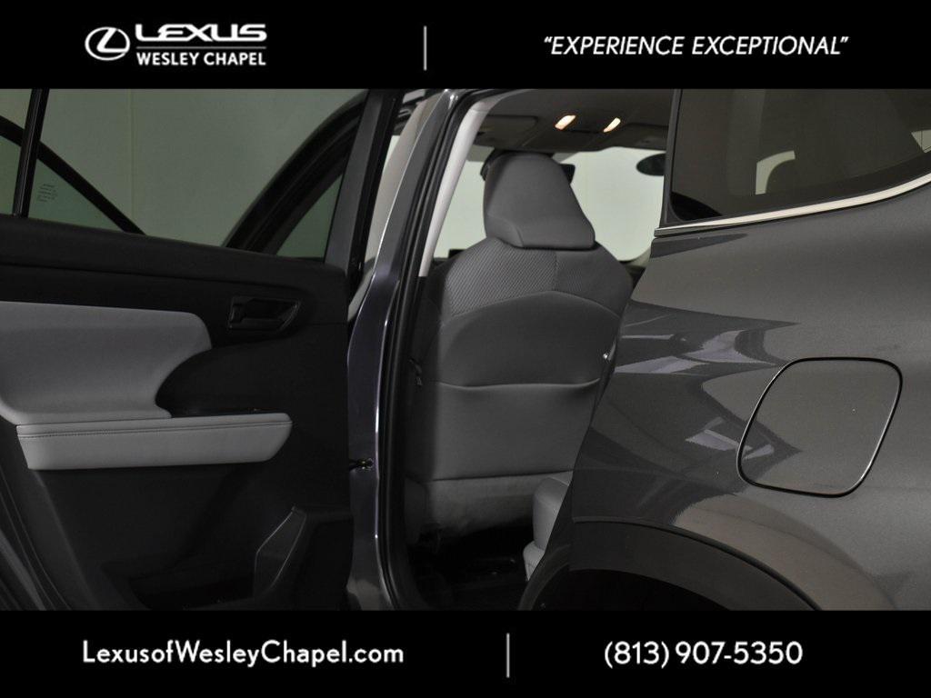 used 2022 Toyota Highlander Hybrid car, priced at $34,790