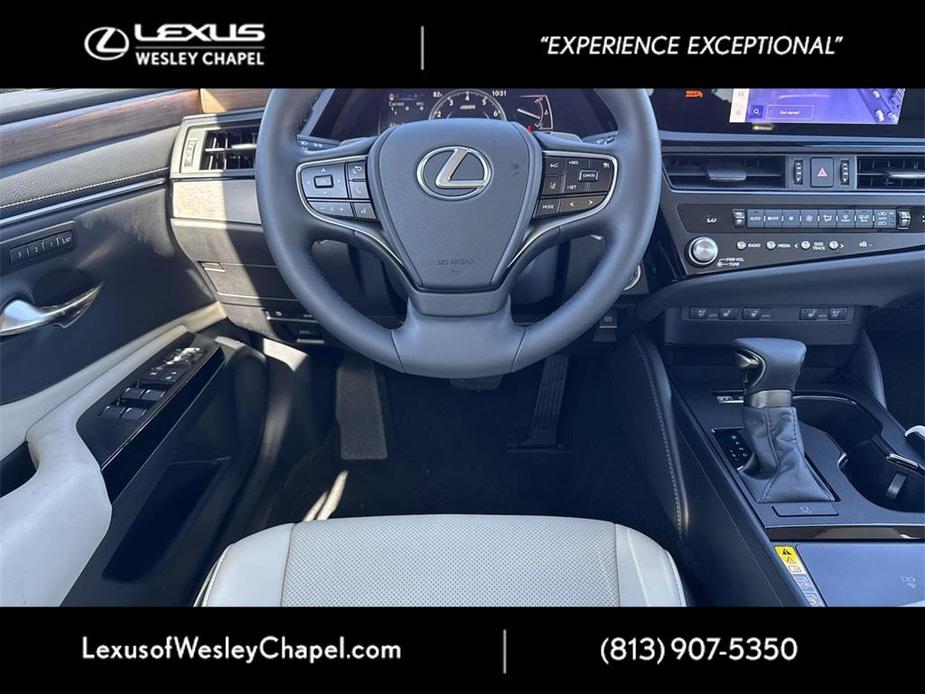 new 2025 Lexus ES 350 car, priced at $45,298