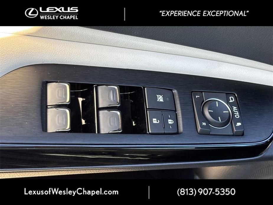 new 2025 Lexus ES 350 car, priced at $45,298