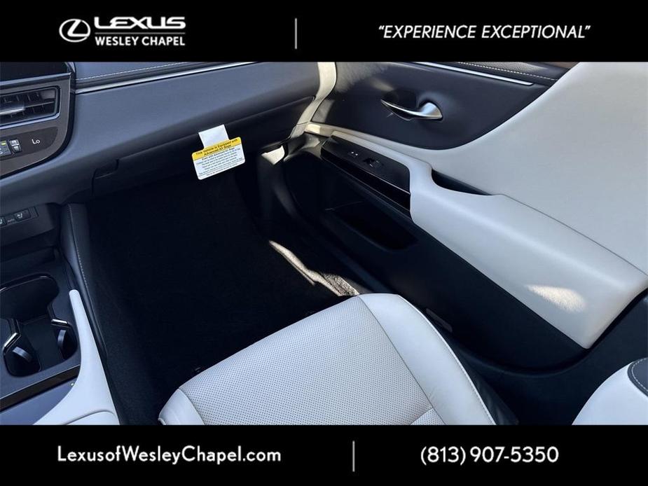 new 2025 Lexus ES 350 car, priced at $45,298