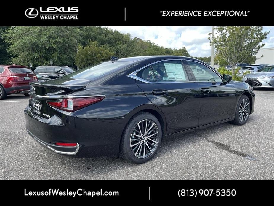 new 2025 Lexus ES 300h car, priced at $50,305